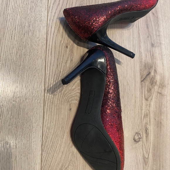 Sparkly red ombré Fioni high heels - Picture 4 of 4